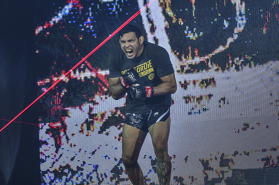 James Nakashima và trận thắng nhảm nhất lịch sử ONE Championship James Nakashima và trận thắng nhảm nhất lịch sử ONE Championship